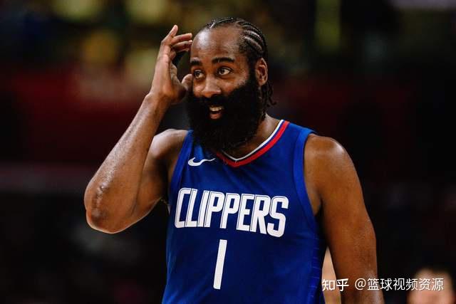 前NBA球员参与女子篮球联赛引发的挑战与思考